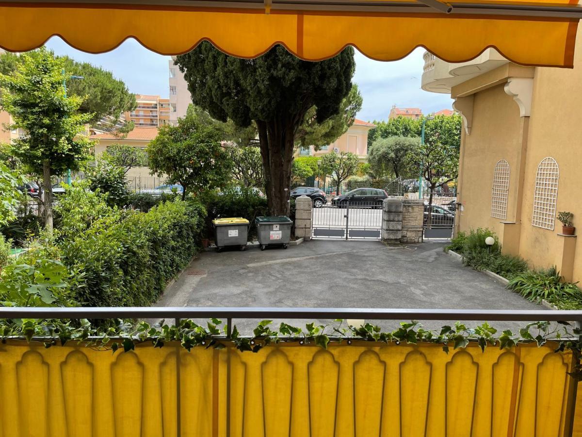Location Saisonniere Menton 220 M Des Plages Exterior foto